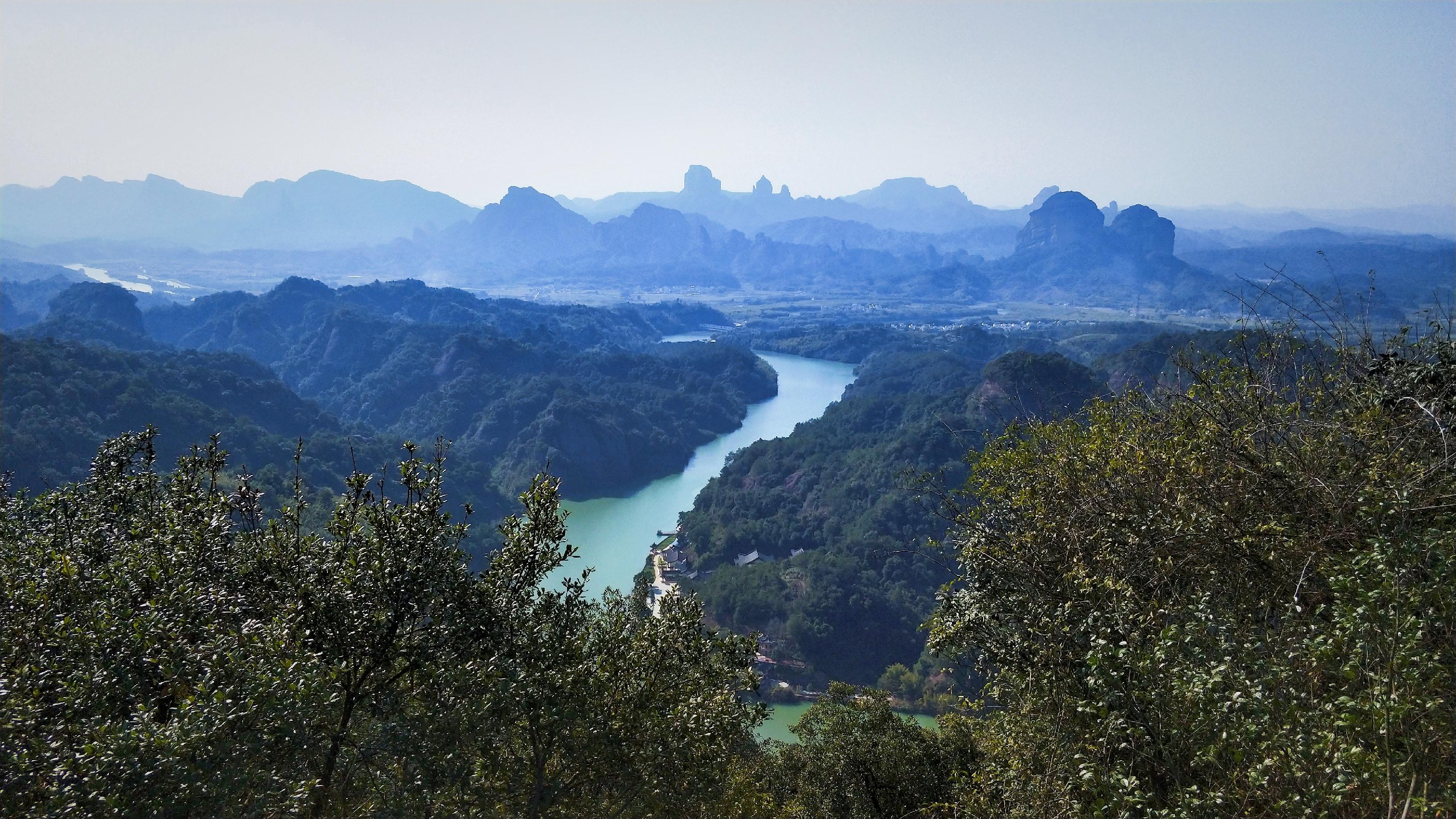 广东省境内旅游名山探秘